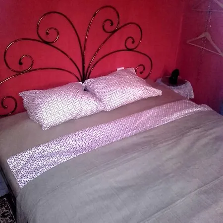 Apartment Romantic Studio Apartman Komarom